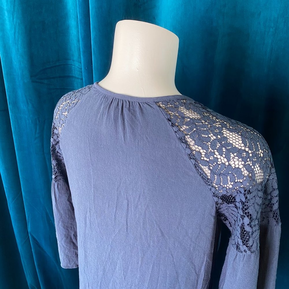 Knox Rose Lace Trim Bell Sleeve Shift Dress With Tassel - Picture 13 of 13